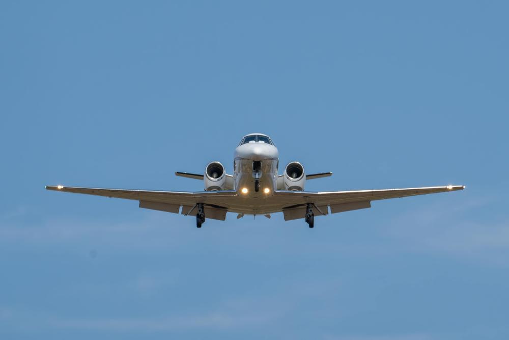 Do airplanes have speed limits?