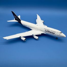 J Fox 1:200 Lufthansa Boeing 747-400 D-ABVZ | eBay