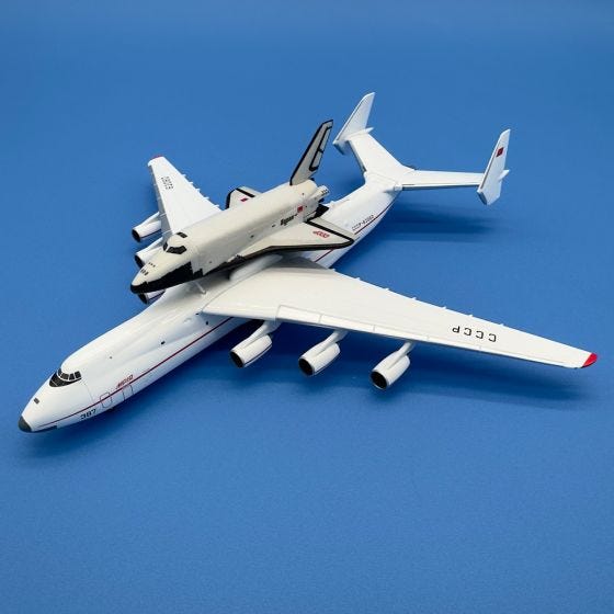 Antonov AN-225 with Buran Shuttle Orbiter Die-Cast Model
