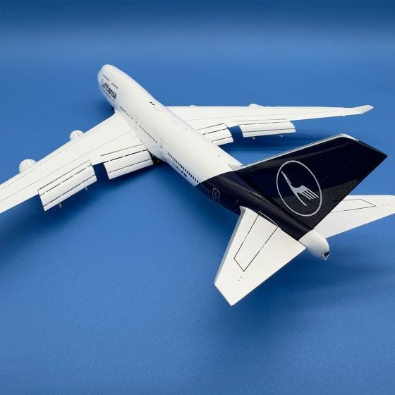 Lufthansa Boeing 747-400 w/Flaps Die-Cast Model