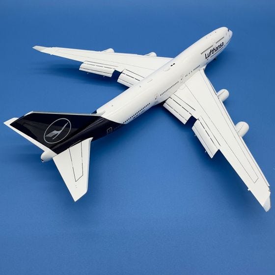 【絶版希少】 Lufthansa Boeing 747-400 1/200 Lufthansa Boeing 747-400 D-ABVZ stand JFox/Inflight JF-747-4