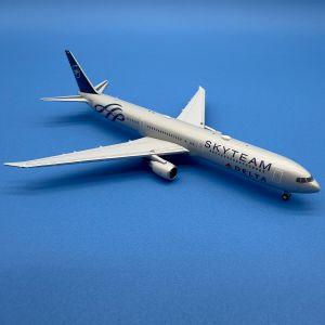 United Airlines Boeing 727-200 Friend Ship Die-Cast Model
