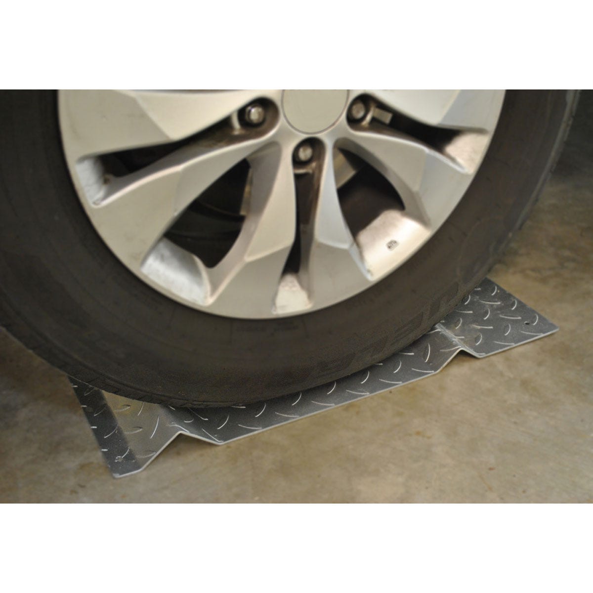 Diamond Plate Parking Mat from Sporty's Tool Shop