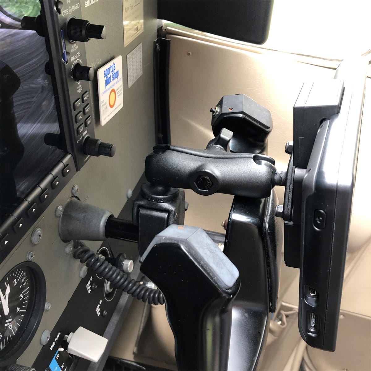 RAM Claw Yoke Mount for Garmin Aera 760 from Sporty's Pilot Shop